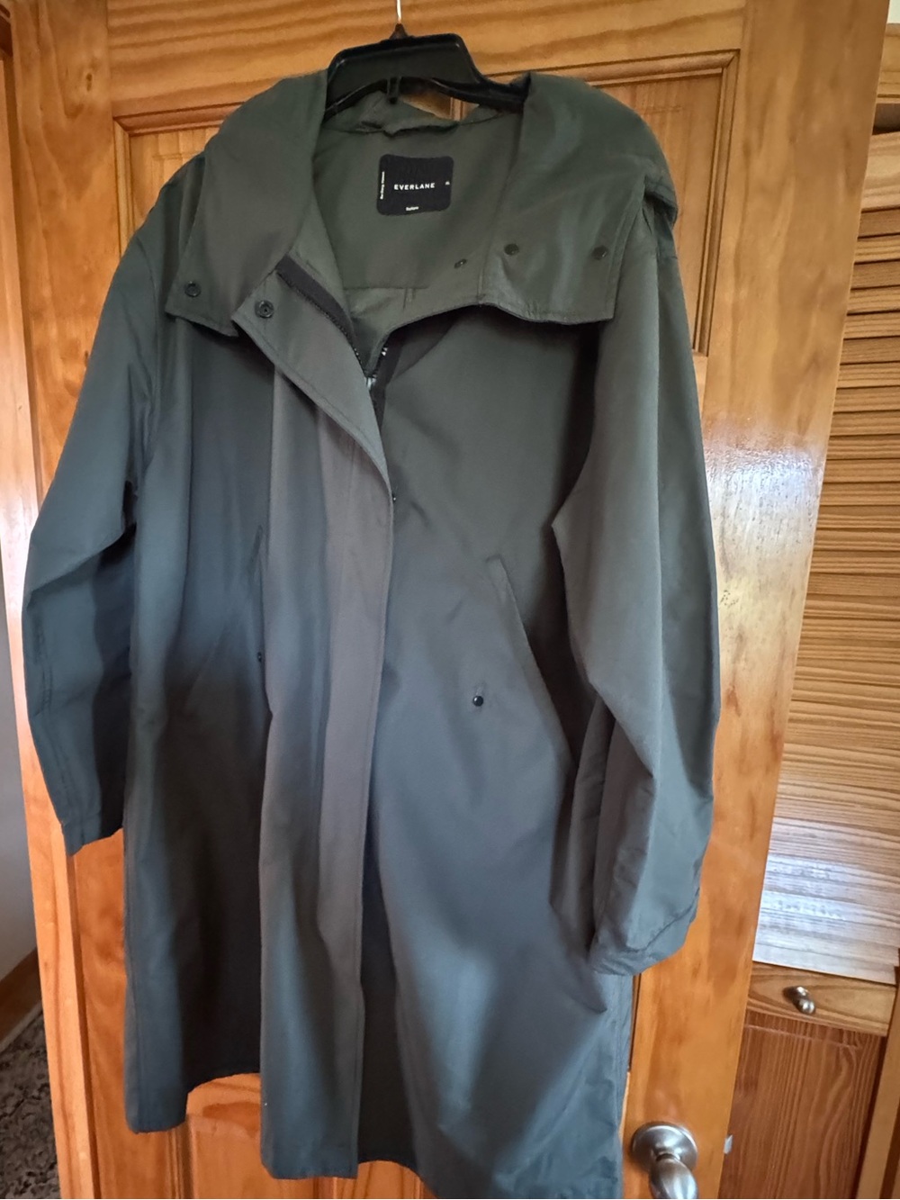 Everlane women’s Olive Green Hooded RainCoat